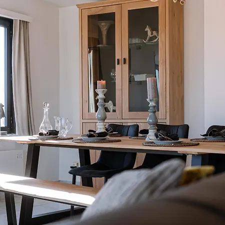 Apartment Huswell - Spacious & Modern Sea View With Garage