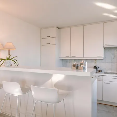 Huswell - Spacious & Modern Sea View With Garage Apartment Ostend