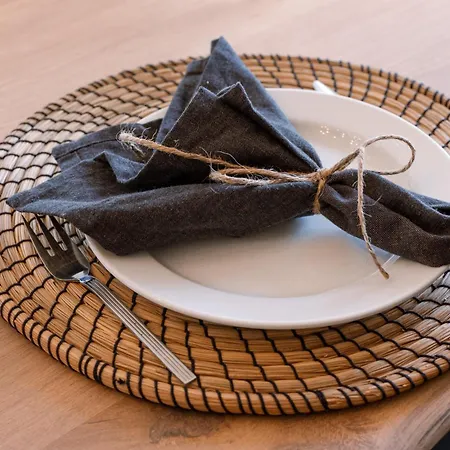 Huswell - Spacious & Modern Sea View With Garage